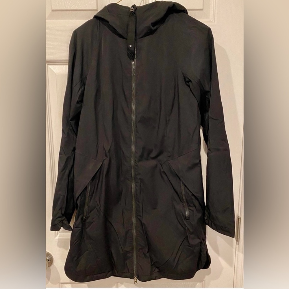 Lululemon Black “Definitely Raining” Jacket - Size 4 - Picture 7 of 15